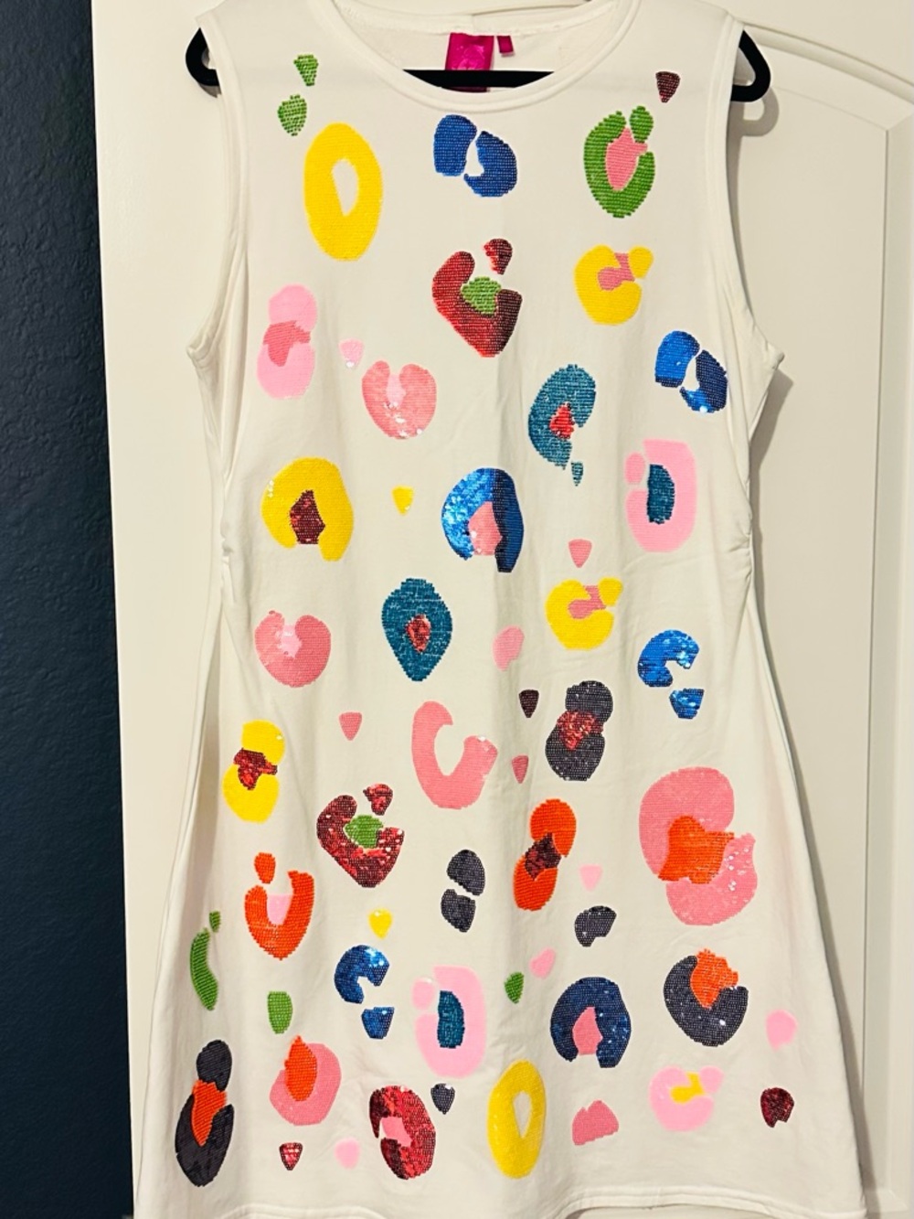 QOS White Sleeveless Sequin Animal Print Shift Dress RUNS SMALL
